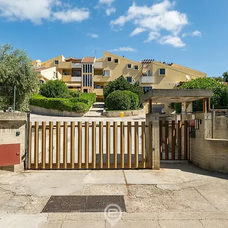 Panoramic Seaview 2 アパート *